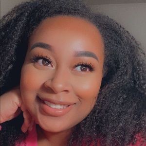 Meet your Posher, K. Simone.